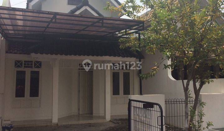 Rumah Nyaman dan Siap Huni di Kawasan Anggrek Loka, Graha Raya, Bintaro 1