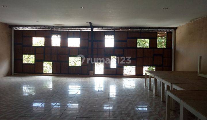 Rumah Strategis Cocok untuk Kafe dan Restoran 2