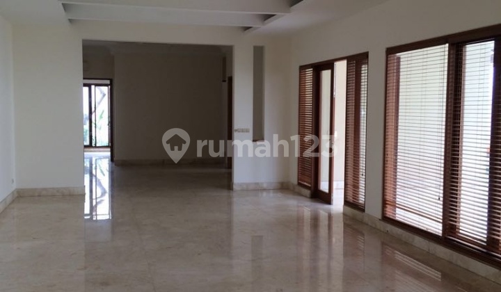 Brigitta Chin - Rumah Cantik di Jalan Mpr - Cilandak LT 965, LB 600 Rp.16.9m Nego