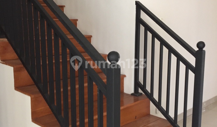 Rumah cantik siap huni di Kemang Selatan 2
