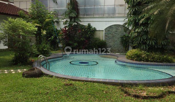 Rumah asri siap huni dgn kolam renang di townhouse Jl Kenanga 2