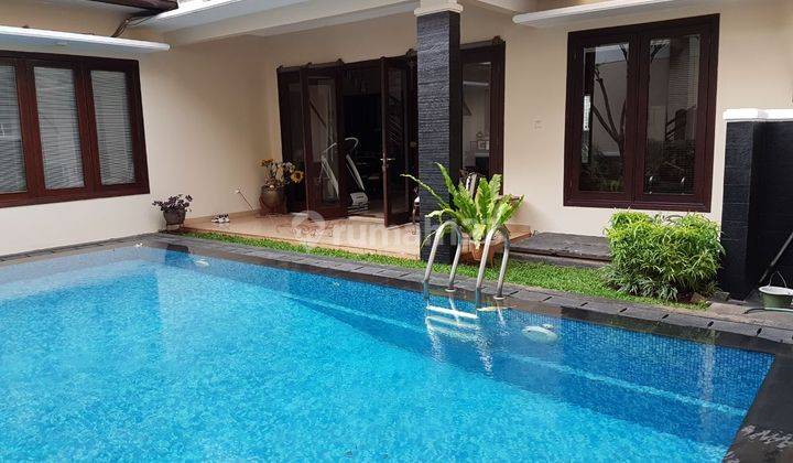 Rumah di Lebak Bulus Dalam Cluster Elit Pribadi, Kolam Renang 2