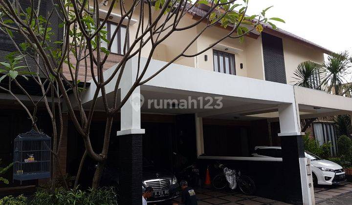 Rumah di Lebak Bulus Dalam Cluster Elit Pribadi, Kolam Renang 1