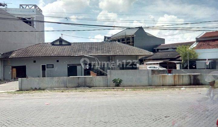 Rumah di areal perdagangan 1