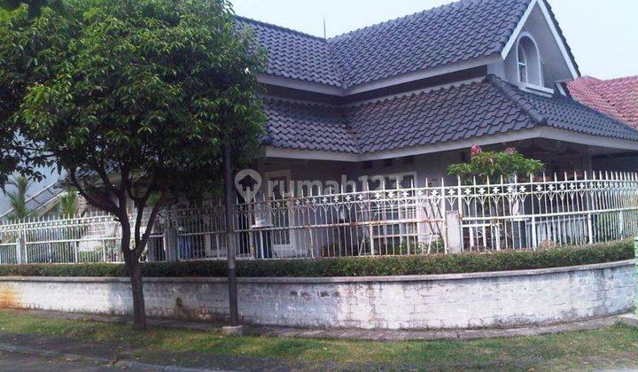 Turun harga, Rumah hoek classic modern , cantik ,asri  dan nyaman 2