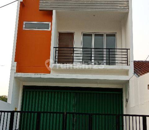 Rumah Cantik 3 Lantai di Vikamas LT 144 m2 Akses Jalan 2 Mobil dalam Cluster 2