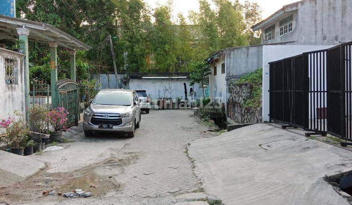 Rumah Cantik 3 Lantai di Vikamas LT 144 m2 Akses Jalan 2 Mobil dalam Cluster 2