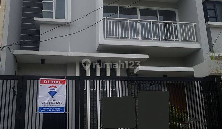 Dijual Rumah di Komplek Green Garden Jakarta Barat 1