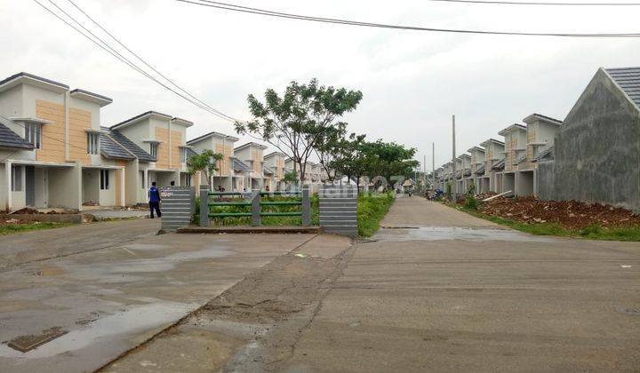 RUMAH DI JALAN RAYA UTAMA BOULEVAR DEKAT DAN TOLL BSD CITY   1