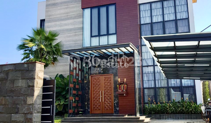 VILLA LUX GRAHA METROPOLITAN GOLF VIEW