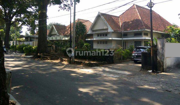 PALING MURAH RUMAH ORISINIL BANGUNAN BELANDA BISA UNTUK USAHA TANGKUBAN PERAHU MALANG  1