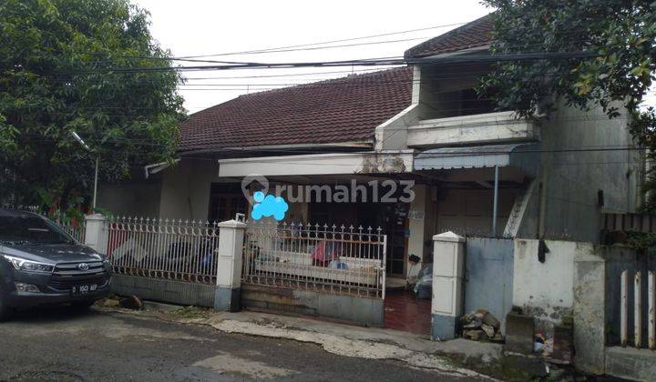 Rumah di Jalan Ancol XIV sayap Jalan BKR, jalan ke lokasi dapat dilalui kendaraan roda empat. Dekat dengan sarana umum seperti sekolah, mini market, Toserba Superindo, SPBU. 1