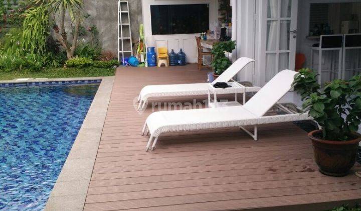 Rumah  mewah  ada kolam  renang  dekat  marioboro 1