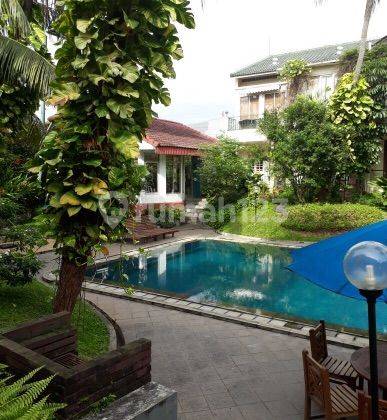 Rumah di Cipete dlm kompleks dgn kolam renang dan taman 1