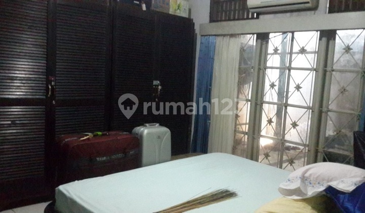 Ready-to-occupy house in Kucica 9 Bintaro, negotiable. 2
