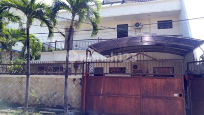 Rumah di Taman Gading Pantai, Bagus + Terawat, Bisa untuk Rumah Tinggal / Rumah Kost / Kantor dsb, Siap Huni.- HY - 2