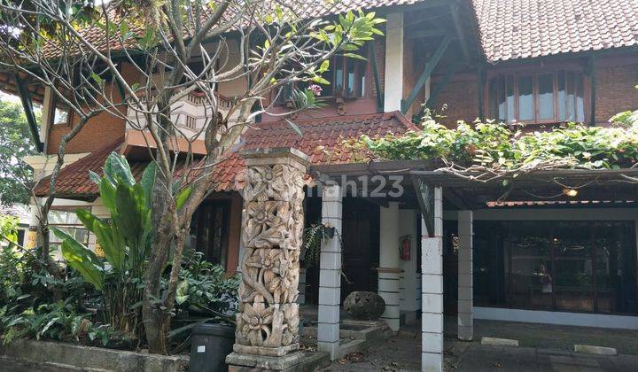 Rumah Hook Bali Design Klasik Siap Huni di Villa Bintaro Asri 1