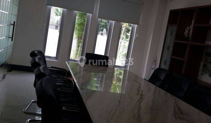 Rumah strategis cocok untuk usaha atau kantor di Raya Manyar Surabaya 2