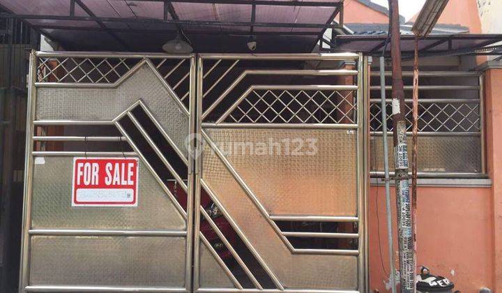 Rumah 1.5 lantai bonus sofa dan lemari di Lebak Permai, Surabaya 1