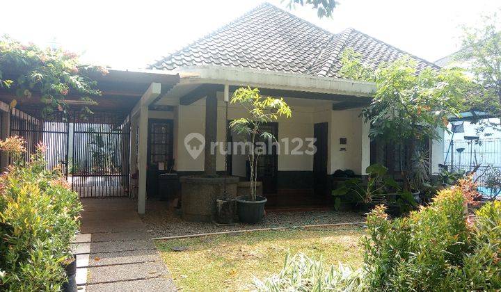 Beautiful Bungalow in Menteng 1