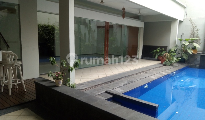 Pondok Indah Minimalist with pool