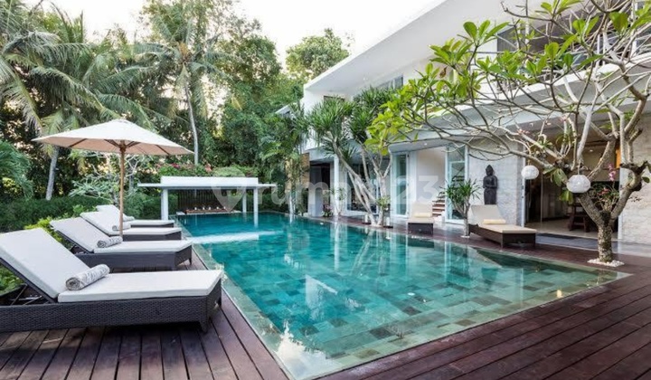 Turun Harga..luxurious Freehold Villa With Rice Field Terrace With Sunrise View And Overlooking To The Mountain..only 10 Minutes To Pererenan Beach And Batu Bolong Beach At Tumbak Bayuh Pererenan, Canggu 2