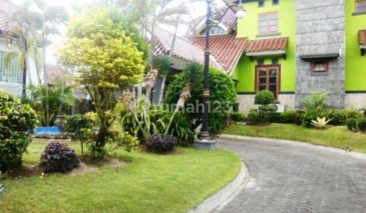 Rumah  mewah  dan megah  di jalan kaliurang 2