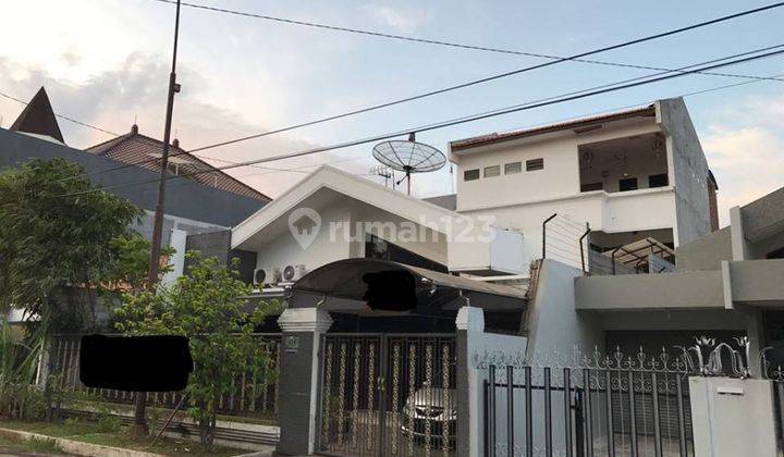 Rumah cantik dan luas ada taman di Kertajaya Indah Timur, Surabaya 1