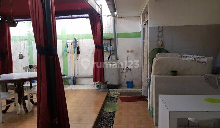 Rumah di Selatan Surabaya Delta Sari Baru Dalam Cluster Hook 2