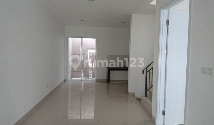 Disewakan Rumah Murah Rapi di Green Puri Siap Huni Ukuran 6X15 2