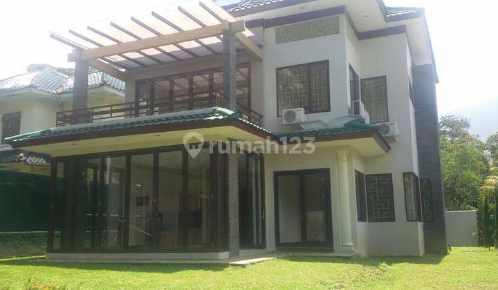 Rumah Mewah Dengan Back Yard di Sentul City 2