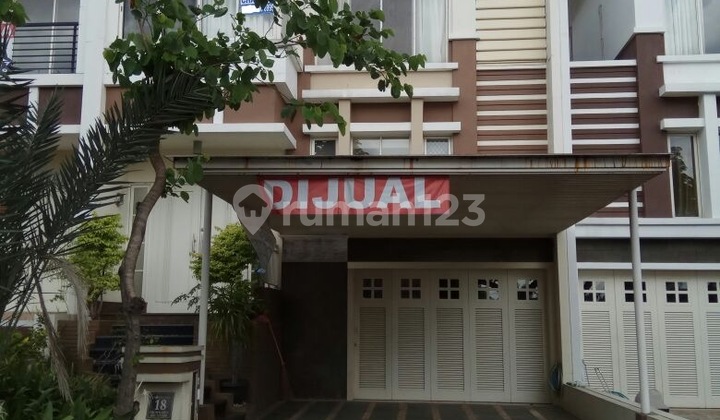 Pik1 Crown Golf UK 8x24 Front House Lake View, Fully Furnished