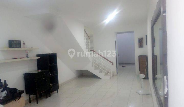 rumah cantik dan minimalis 2 lt di semanan dekat ke stasiun  1