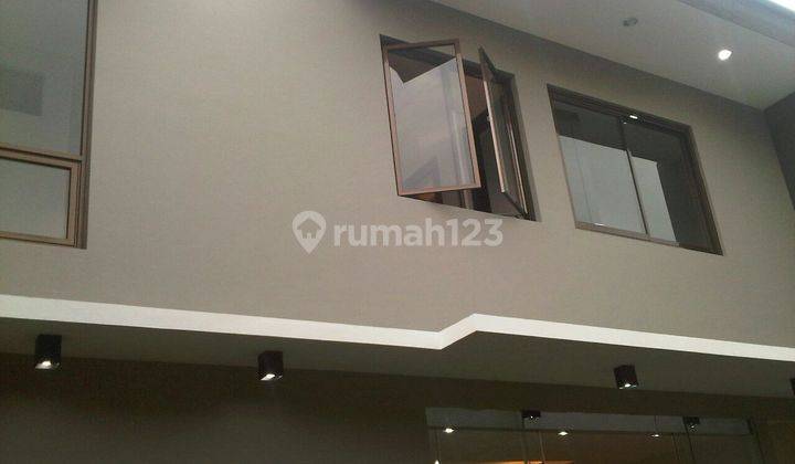 rumah lux siap huni di komplek perumahan singgasana pradana 1