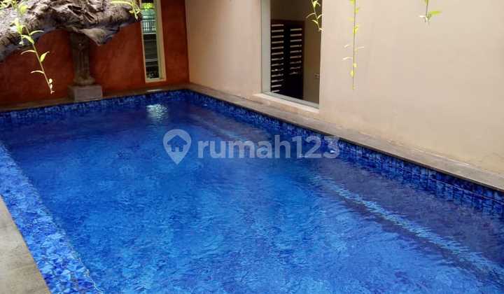 Rumah PIK Mewah ada swimming pool Rumah PIK Mewah ada swimming pool