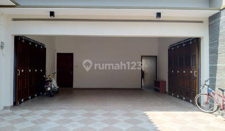 Rumah Mewah furnish  Megah lokasi banyuanyar tengah kota solo 2