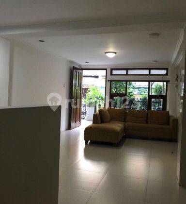 Rumah Kontrakan 2 Lantai Sudah Renovasi Semi Furnished Sertifikat Hak Milik di Jakarta Pusat 2