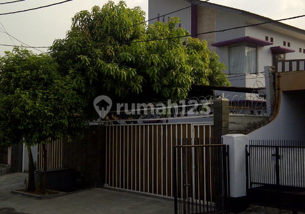 Jual Rumah Jl Pulo Tanjung - Jakarta Selatan Desain Unik