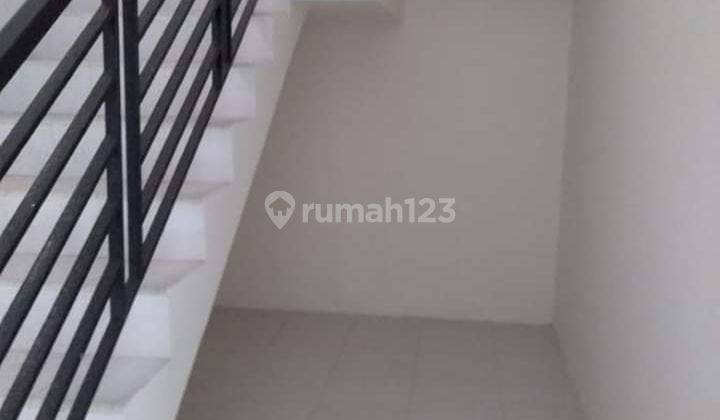 Rumah Dua Lantai Lokasi Tengah Kota Makassar 2