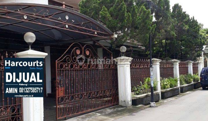 Turun Harga Rumah mewah antik tengah kota solo Bonus Furniture BU 2