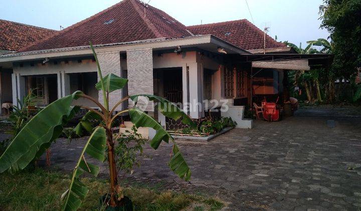 rumah kolonial luas 1268 meter di serengan,solo 1