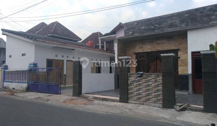 Rumah induk dan kost 7 kamar tidur di banyuanyar solo 1