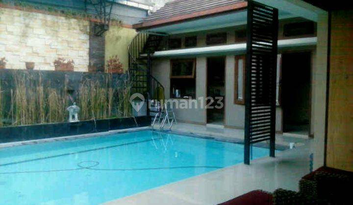 rumah 860 meter plus kolam renang di laweyan, solo 2