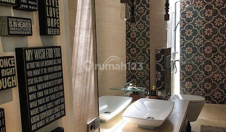 rumah cantik di kemang selatan strategis dan negotiable 2