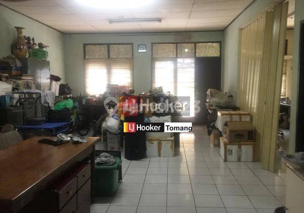 RUMAH Strategis pinggir jalan dekat roxy square di Tomang Jakarta Barat 2