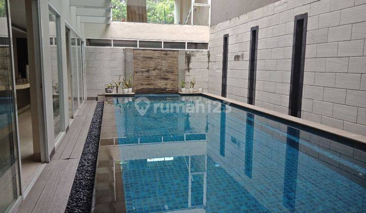 Rumah Minimalist Tropical di Menteng Jakarta Selatan 1