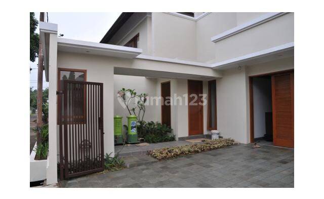 Beautiful Tropical Modern House In Cilandak Cipete Strategic Location 2