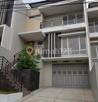 Turun Harga! Budisari baru minimalis bagus