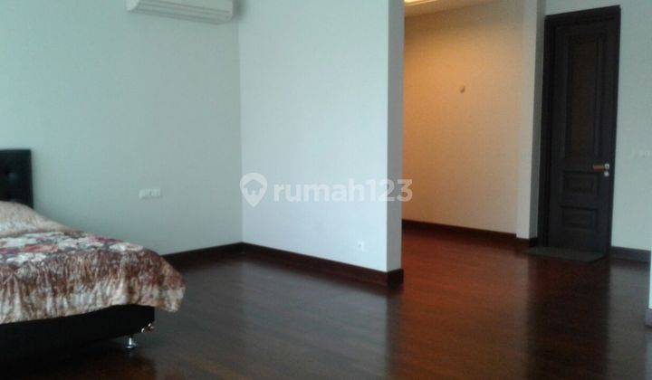 Rumah Mewah  di Jl.Hang Lekiu Kebayoran ada Lift nya dan Kolam renang 2