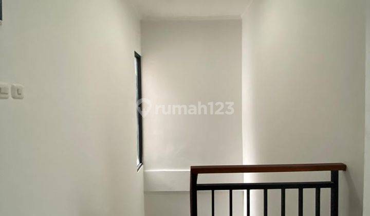 RUMAH SEMI TOWNHOUSE HANYA 8 MENIT KE MRT LEBAK BULUS 2